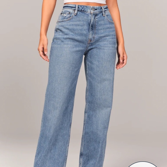 Abercrombie & Fitch Denim - Abercrombie and Fitch high rise curve love relaxed 90’s jean.